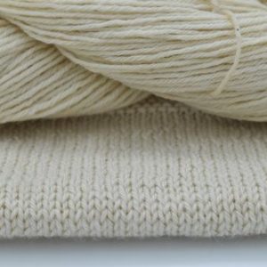 DutchMerino: 4 ply 'Mandy' undyed (16/4)