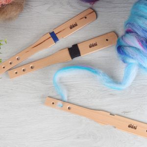 DIZ: Ashford Diz Stick and yarn gauge